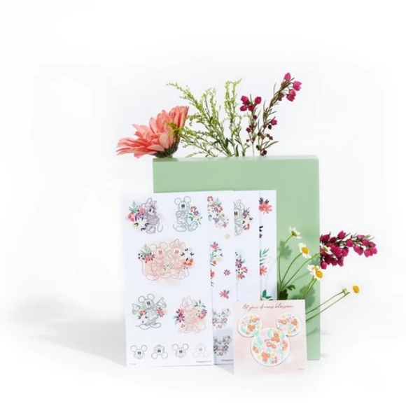 The Happy Planner Disney Be Happy Box Set Bundle Let your dreams blossom - Picture 4 of 6